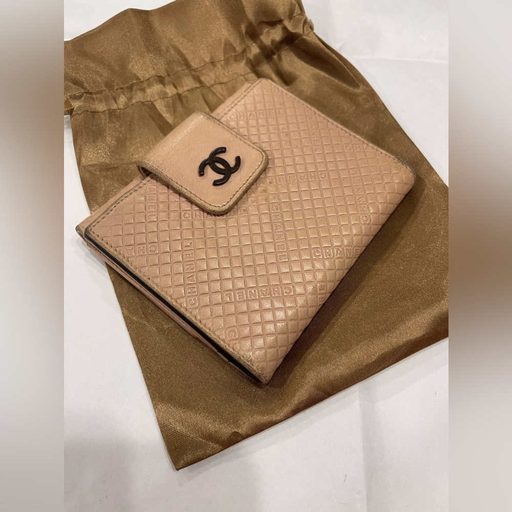 Chanel Tan Wallet GUC